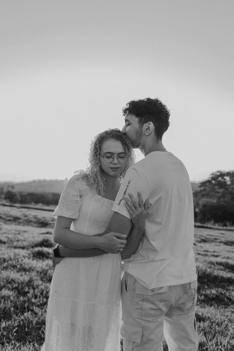 Image: Happy couple connecting meaningfully